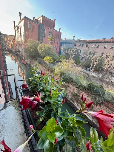 Casa vacanza sul canale con vista gondole a Venezia Centro
